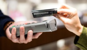 Attenti: clonare una carta di credito contactless è semplicissimo. Ecco come