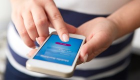 Roaming sui telefoni, nuove regole: cosa cambia per gli italiani