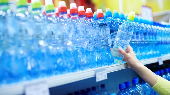 Tassa sulla plastica: nel mirino del Governo imballaggi e bottiglie