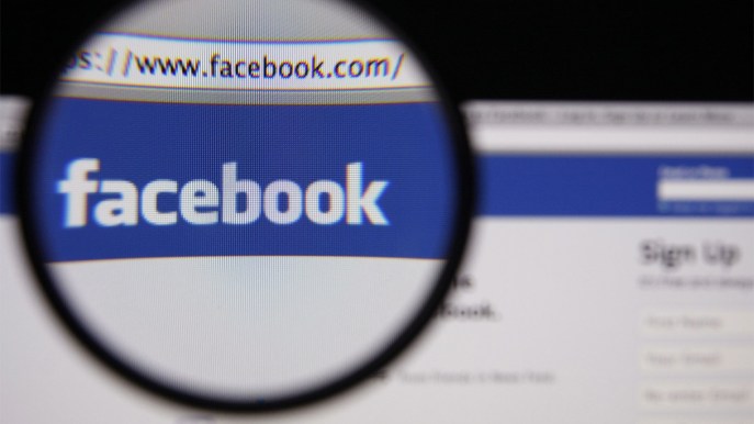 Facebook a picco in Borsa dopo lo scandalo dei 50 milioni di profili rubati