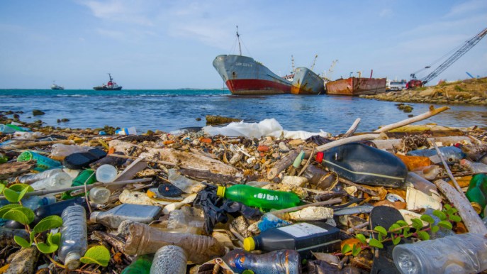 Pulire l’isola di plastica del Pacifico non risolve il problema