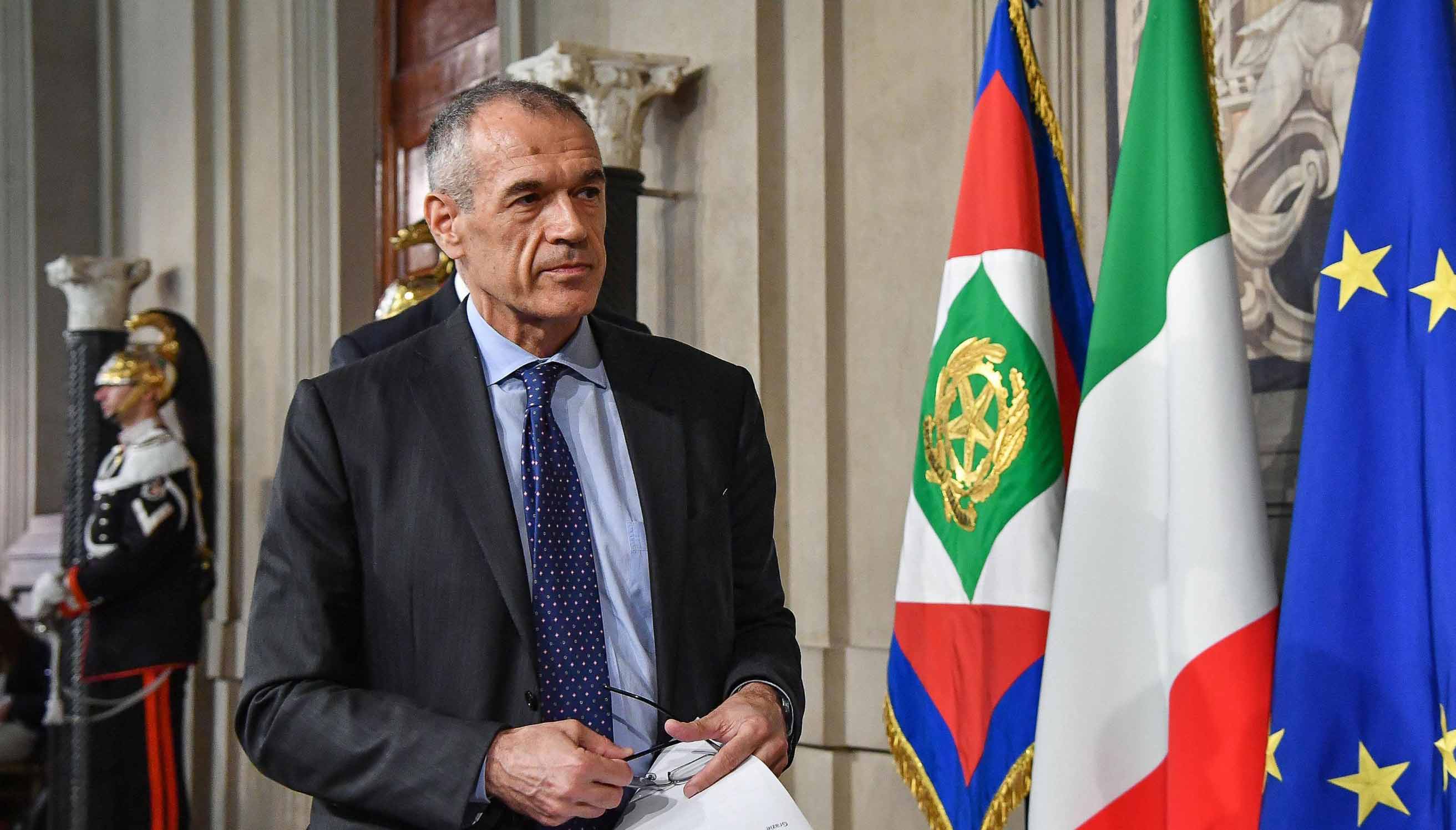 Intervista a Carlo Cottarelli: “La manovra ci sta facendo galleggiare, ma il deficit non cambia”