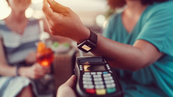 Bancomat e contanti addio: i prossimi pagamenti saranno “wearable”