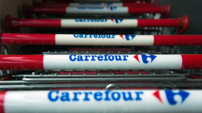 Carrefour assume diplomati