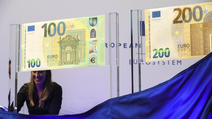 Le nuove banconote da 100 e 200 euro presentate dalla BCE