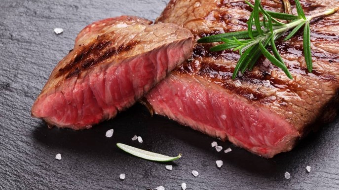 Una tassa sulla carne rossa: il motivo della proposta dell’Università di Oxford
