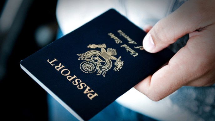 Il passaporto potrebbe essere rimpiazzato dal cellulare: al via un progetto di Identità Digitale