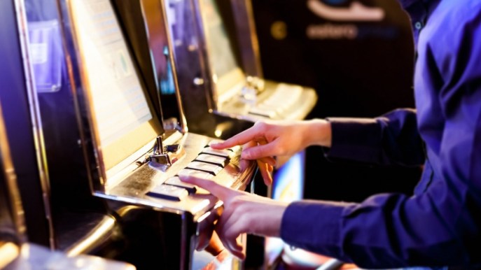 Un prete di Verona usa 900.000€ dei fedeli alle slot machine