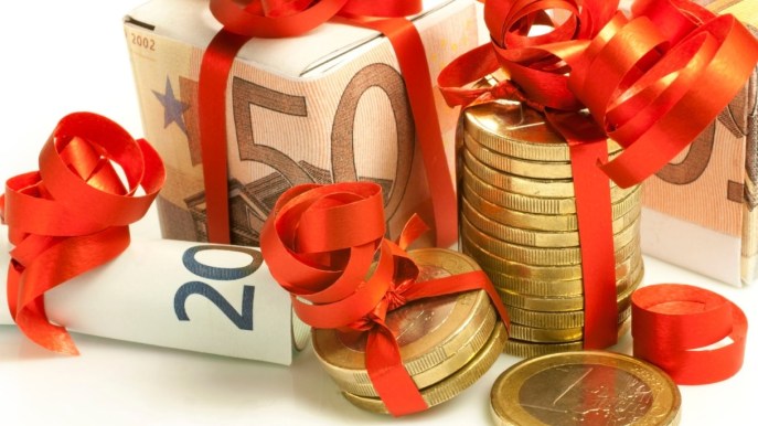 Natale, al via il riciclo dei regali per 21 milioni di italiani: risparmi per 3 miliardi di euro
