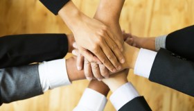 Liberatevi dai pregiudizi e praticate l’equanimità