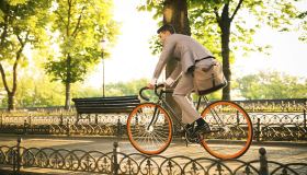 Boom di moto e bici elettriche. Sempre più italiani si spostano green