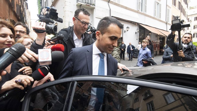 Mattarella incalza: “Crisi va chiusa in tempi brevi”. Parte dialogo tra Pd-M5s