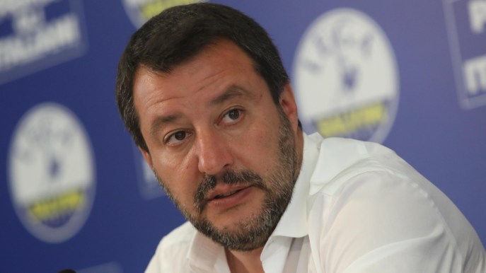 Salvini all’opposizione riapre a Berlusconi e spera in Renzi