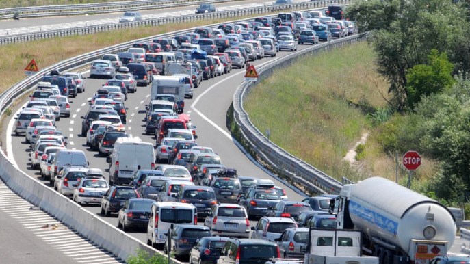 Auto, dietrofront della Germania su stop a motori a scoppio nel 2035