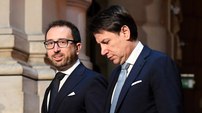 Il governo traballa sulla prescrizione, Renzi sfida Conte