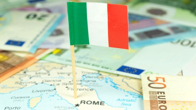 Covid, Confindustria taglia le stime: “Italia in risalita ma esito incerto”
