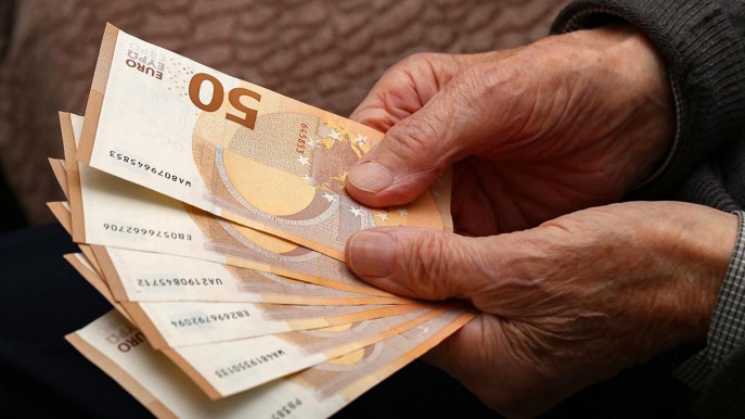 Pensioni, minime a 780 euro per tutti: la proposta