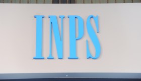 Come contattare l’INPS: orari e numero verde