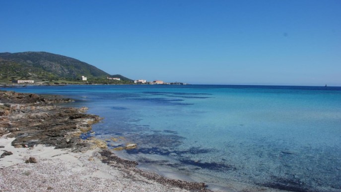 Sardegna, passa la controversa legge sul cemento: “Uno scempio”