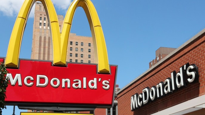 McDonald’s nella bufera, maxi multa dopo migliaia di denunce dei dipendenti