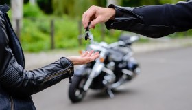 Come fare il passaggi di proprietà della moto