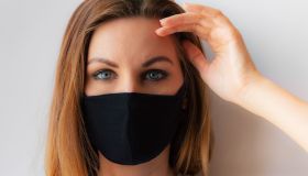 Covid, nuovo strano sintomo in aumento: cos’è il Telogen Effluvium