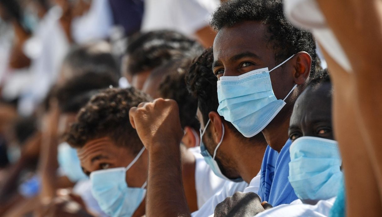 Migranti, Lampedusa al collasso: ombra della Russia dietro gli sbarchi