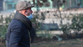 Milano, in vigore il divieto di fumare all’aperto: le regole e cosa si rischia
