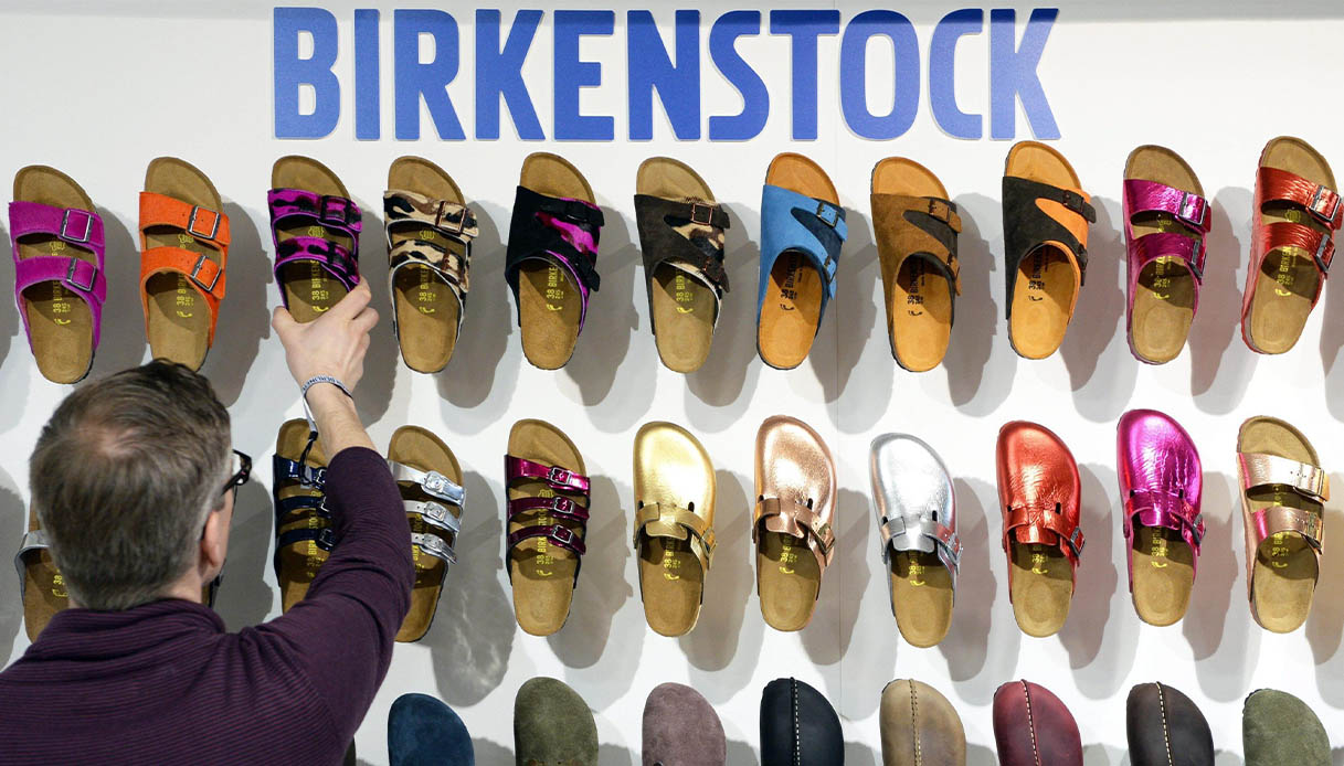 Louis Vuitton compra il famoso marchio di sandali Birkenstock