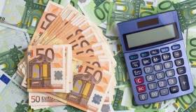 Bollo auto, IMU e TARI addio? Cosa farà Draghi