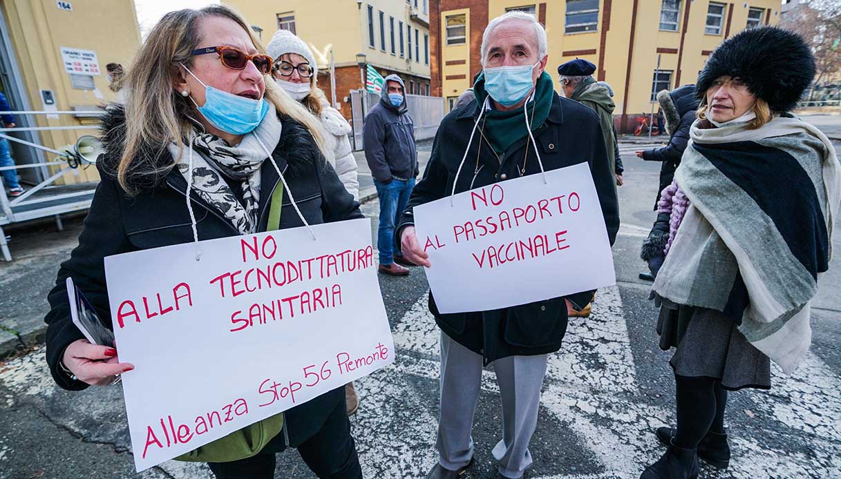 Reintegro Medici No Vax, Rivolta Nelle Regioni. Bassetti: "Governo ...