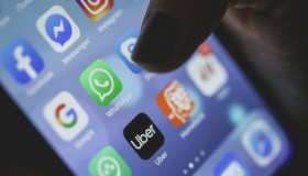 “Vinci un mini frigo”, attenzione all’ultima truffa su WhatsApp