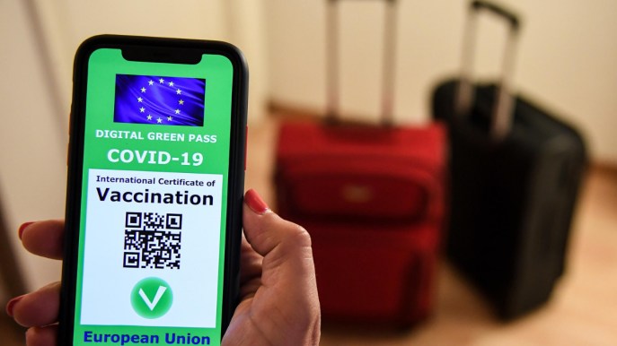 Green pass europeo, cosa fare se non arriva: si può viaggiare senza?