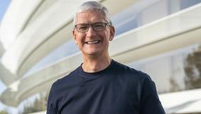 Apple, quanto guadagna il ceo Tim Cook e come è diventato miliardario