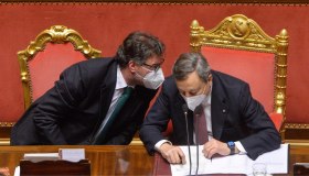 Caro bollette, spunta tassa su extra-profitti: di cosa si tratta