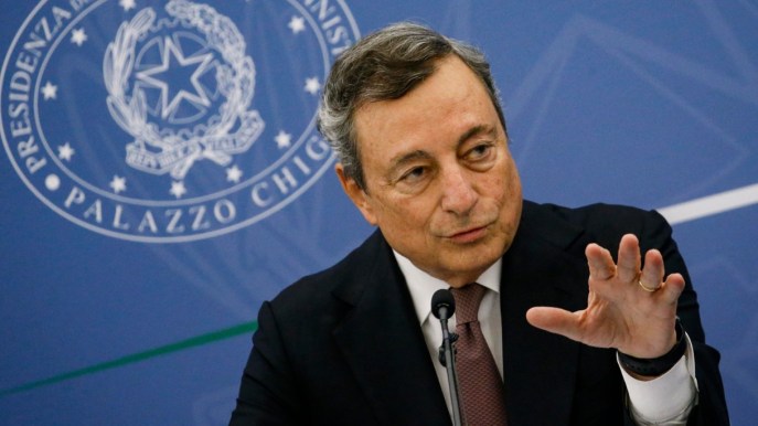 Green pass: Draghi tiene duro, niente tamponi pagati dallo Stato
