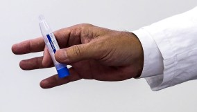 Tampone salivare: dove trovarlo, quanto costa e quanti tipi ce ne sono