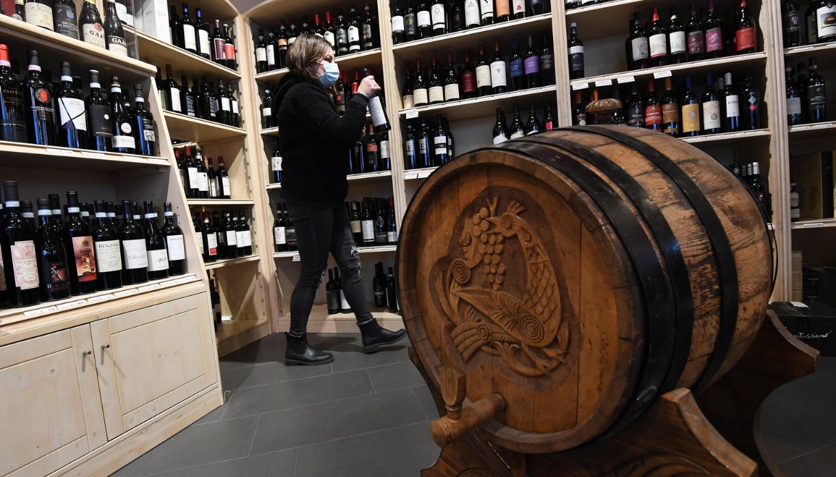 La classifica dei migliori vini tra i più economici 11 sono italiani