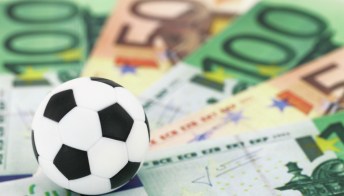 Decreto sostegni, pochi aiuti al calcio: Serie A rischia il fallimento