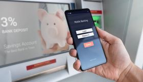 Conto corrente, lievitano i costi: ecco come pagare di meno