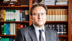 Assegno divorzile: cosa accade se l’ex coniuge inizia una convivenza