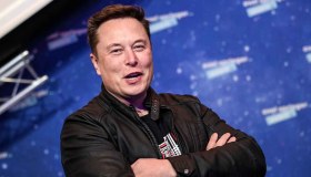 Rivoluzione Tesla: arriva il primo smartphone di Elon Musk