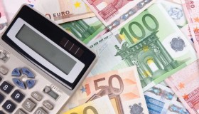 Nuovi aiuti alle imprese, domande dal 22 novembre. A chi spettano: i codici ATECO