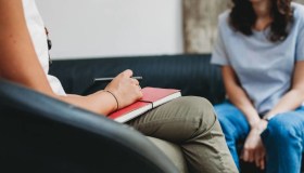 Covid, allarme ansia e depressione causati dal virus: gli effetti