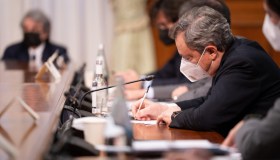 Obbligo vaccino, terza dose over 12 e smart working: tutte le novità in arrivo