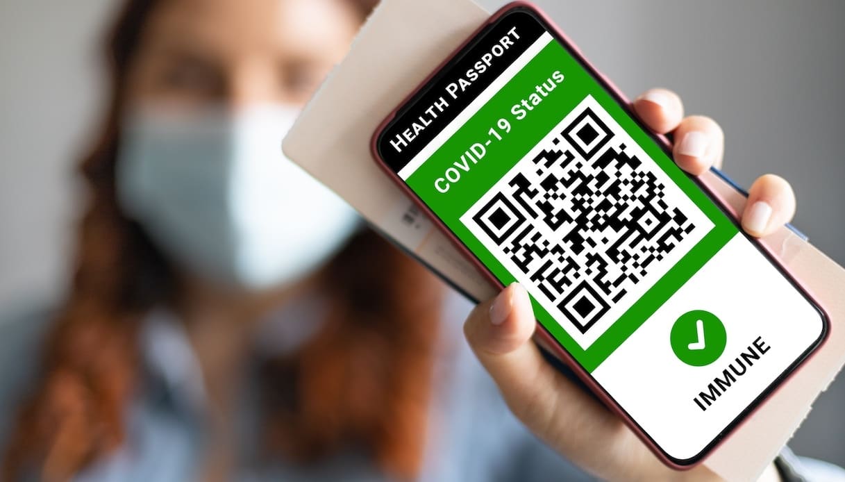 Green pass, attenzione alla truffa: se ricevete questo messaggio non apritelo