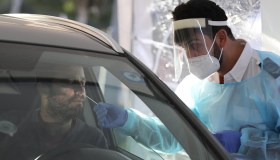 Variante Omicron 2, quali sono i sintomi: il vaccino Covid è efficace?