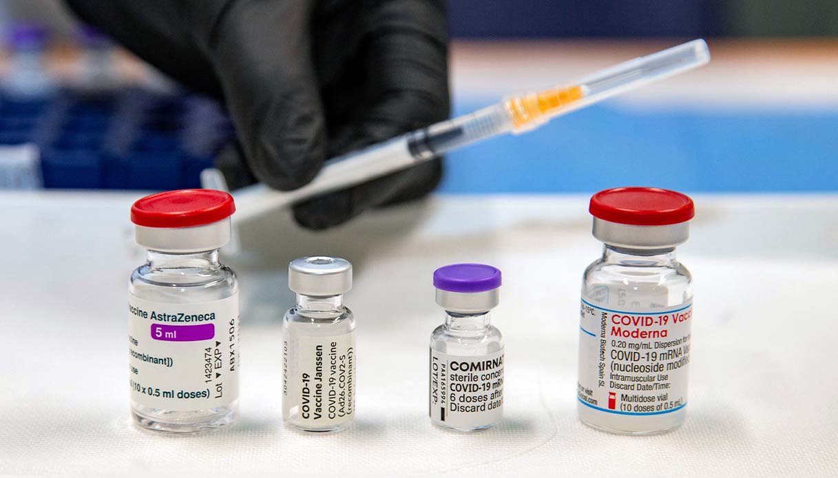 Le bufale sul vaccino generano milioni di euro: chi li guadagna