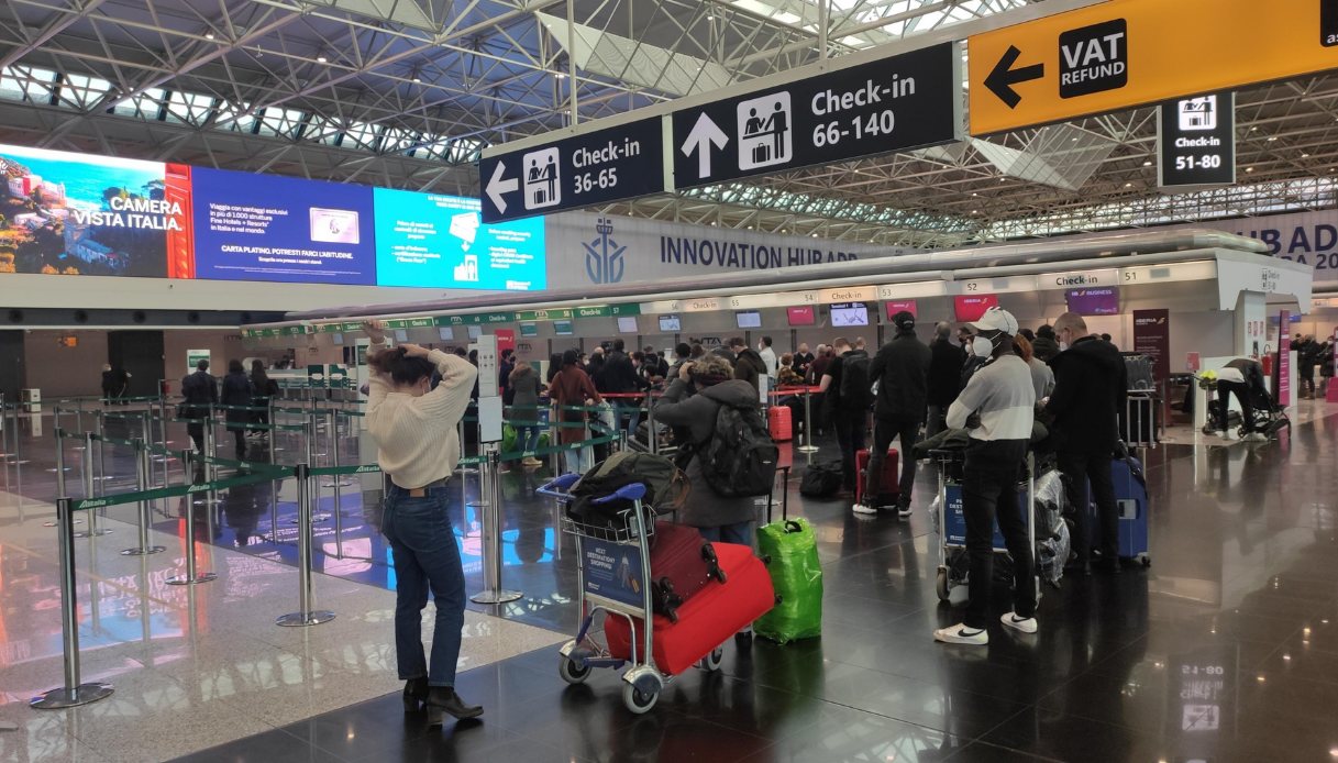 Nuove regole per i viaggi in Ue, stop alle mappe: cosa cambia