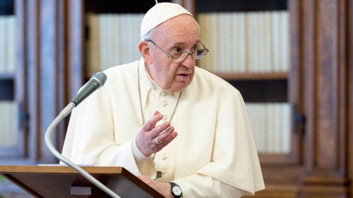 Papa Francesco, svolta in Vaticano: niente più case gratis a prelati e dirigenti